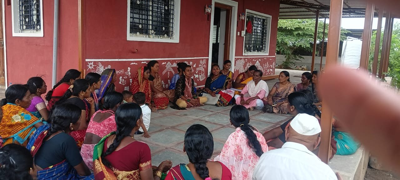 Valayasamiti volunteers set up village health awar...